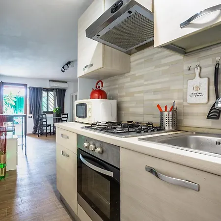 -the Rock- Garden And Express Train Center Apartment Rome