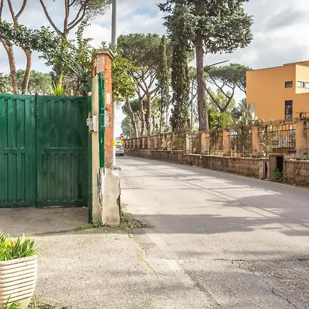 -the Rock- Garden And Express Train Center Apartment Rome